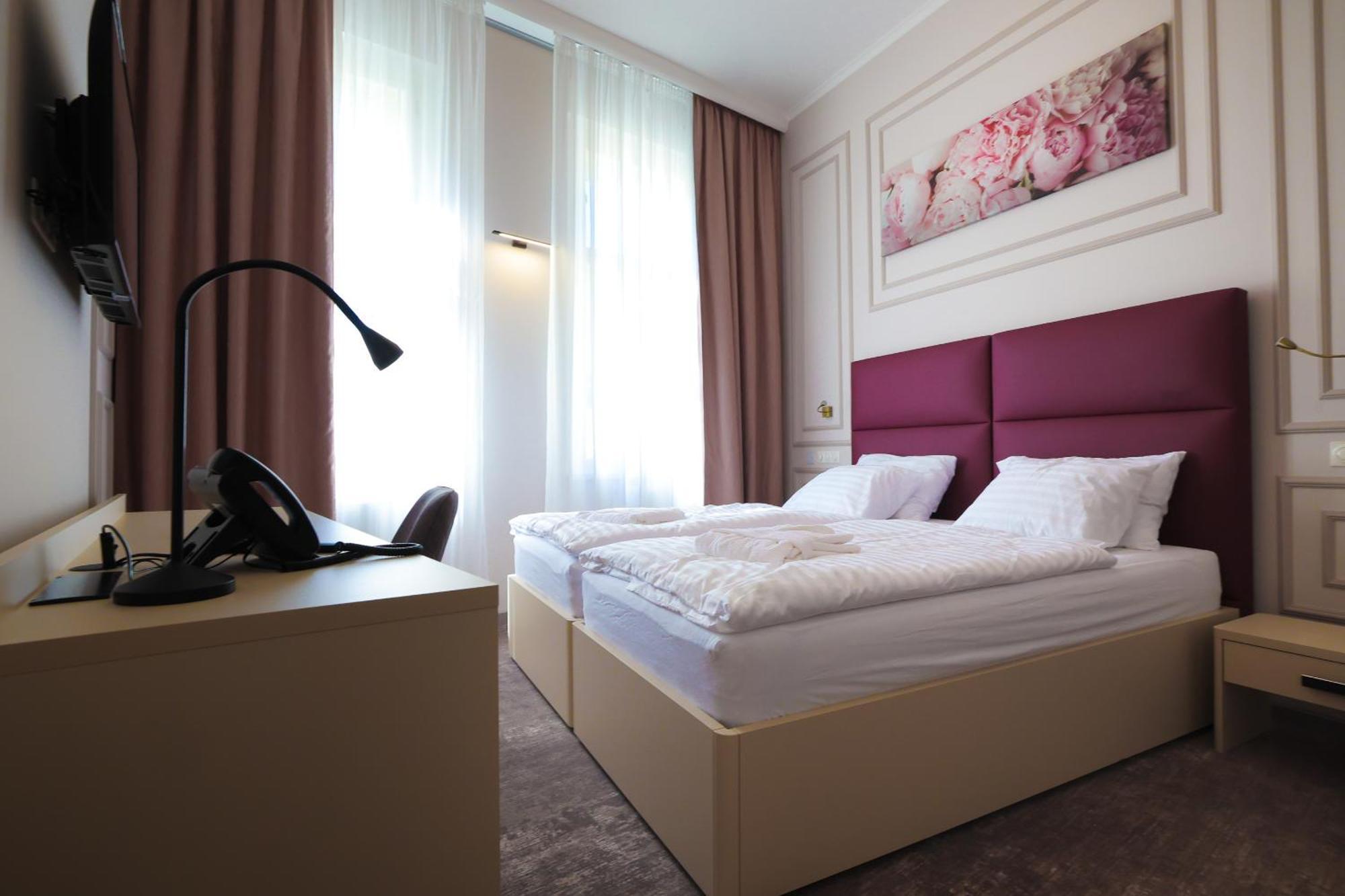 Boutique Hotel Ambiente ****+ Karlovy Vary Exterior foto