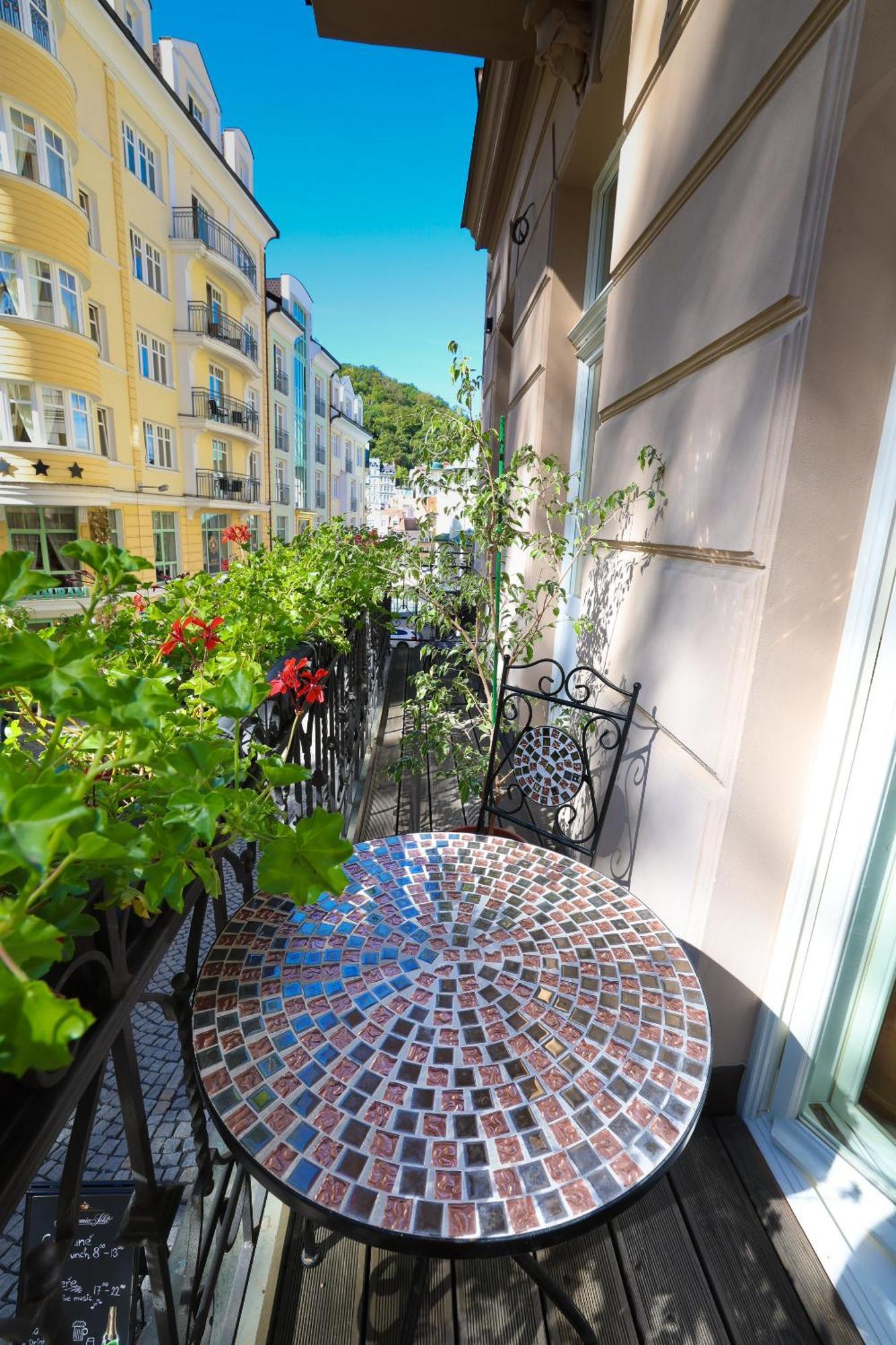Boutique Hotel Ambiente ****+ Karlovy Vary Exterior foto